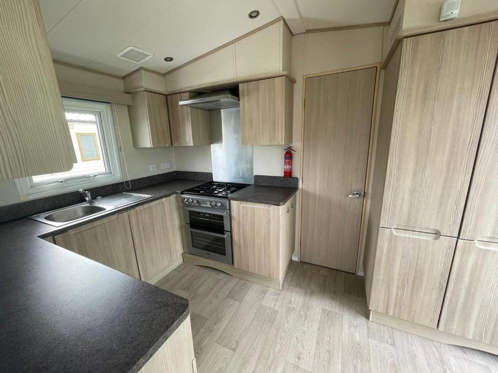 Pg177 Golden Palm Resort 8 Berth Caravan With Decking Chapel Saint Leonards Exterior foto